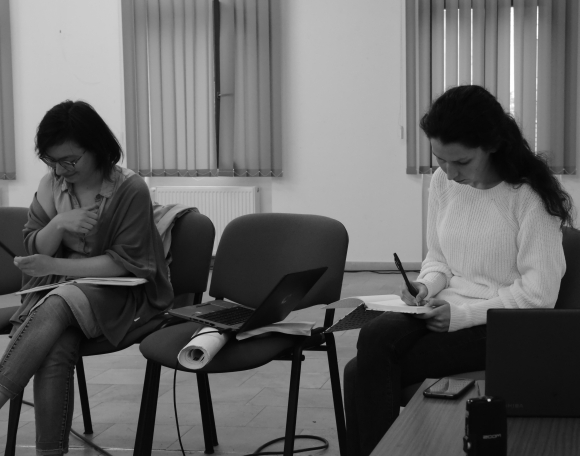 A m�helygyakorlatok vezet�i: Geg� Vir�g �s Jakab Vill� Hanga