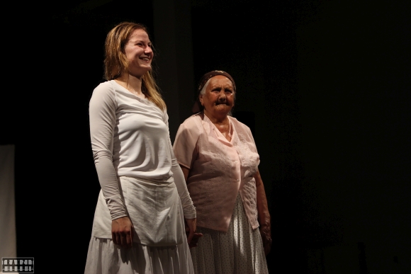 Erdei Emese �s Ilonka n�ni (L�c�tuș Ileana)