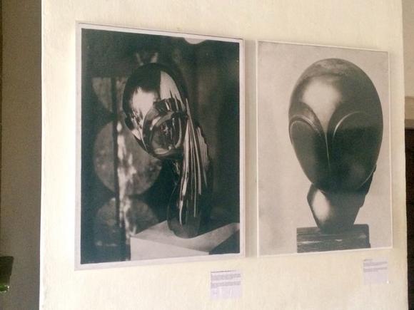 Balra: Pog�ny Kisasszony II, 1920, bronz. Jobbra: Danaïde, cca. 1918, bronz.