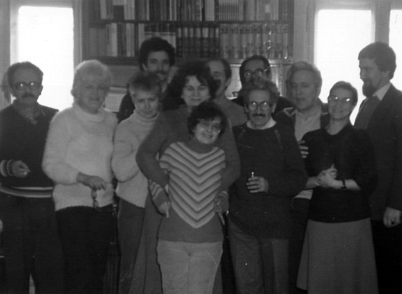 A kolozsv�ri szerkeszt�s�g munkat�rsai Bot�r Emm�val, a f�szerkeszt� nyugalomba vonul�sa alkalm�val, 1988. <br />
