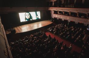 M�s helysz�nen, m�s id�pontban, de id�n is lesz Alter-Native