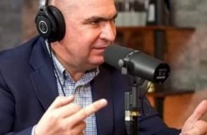 Bolojant g�nyolt�k a nagyv�radi sz�n�szek a Help! koncertsz�nh�zi el�ad�son