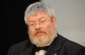 Elhunyt Sz�cs G�za k�lt�