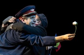 „Ne feledd a sz�nh�zat!” – �zeni a Szigligeti �s programot aj�nl 