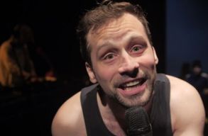 Egy napig ingyen megn�zheted a Tam�si �ron Sz�nh�z �s az Udvart�r Te�trum Aritmia.doc produkci�j�t!