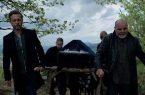 S�r�, er�teljes szimb�lumaival a Krasznahorkai-film egy napjainkban j�tsz�d� m�ramarosi ballada - megn�zt�k a Hasad�kot