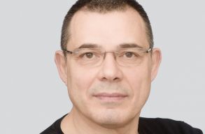 „Ha te felv�llalod, a m�sik tal�n elfogadja.” Identit�sk�rd�sekr�l B�cs Mikl�ssal