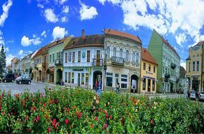 Beker�lt a legjobb 3 k�z� K�zdiv�s�rhely a Rom�nia Ifj�s�gi F�v�rosa versenyben