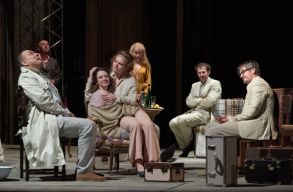 A Csereszny�skert lesz a kolozsv�ri sz�nh�z els� bemutat�ja: a pand�mia �szt�n�zte a darabv�laszt�st 