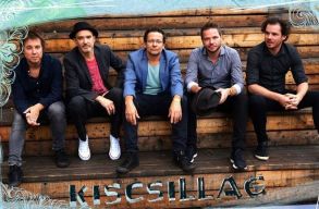 Szeptemberben Erd�lyben turn�zik a Kiscsillag