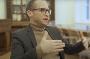 A Pet�fi Irodalmi M�zeum igazgat�ja kuk�ba dobn� a magyar irodalom 80 sz�zal�k�t