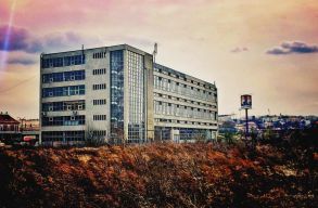 Bez�rt vagy sem Kolozsv�r egyik kort�rs m�v�szeti k�zpontja, a Centrul de Interes?