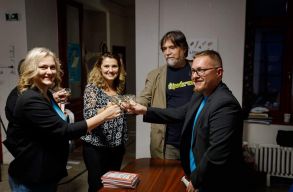 Sz�cs L�szl�: Ha maga Bolojan k�ny�r�gne, akkor se t�rn�k vissza a r�gi rendszerhez 