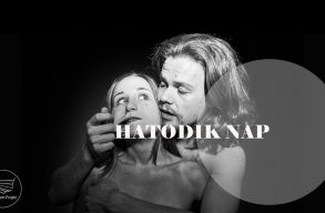 Az ember �s egy el�ad�s teremt�st�rt�nete, amelyben a nemi szerepek megv�ltoznak